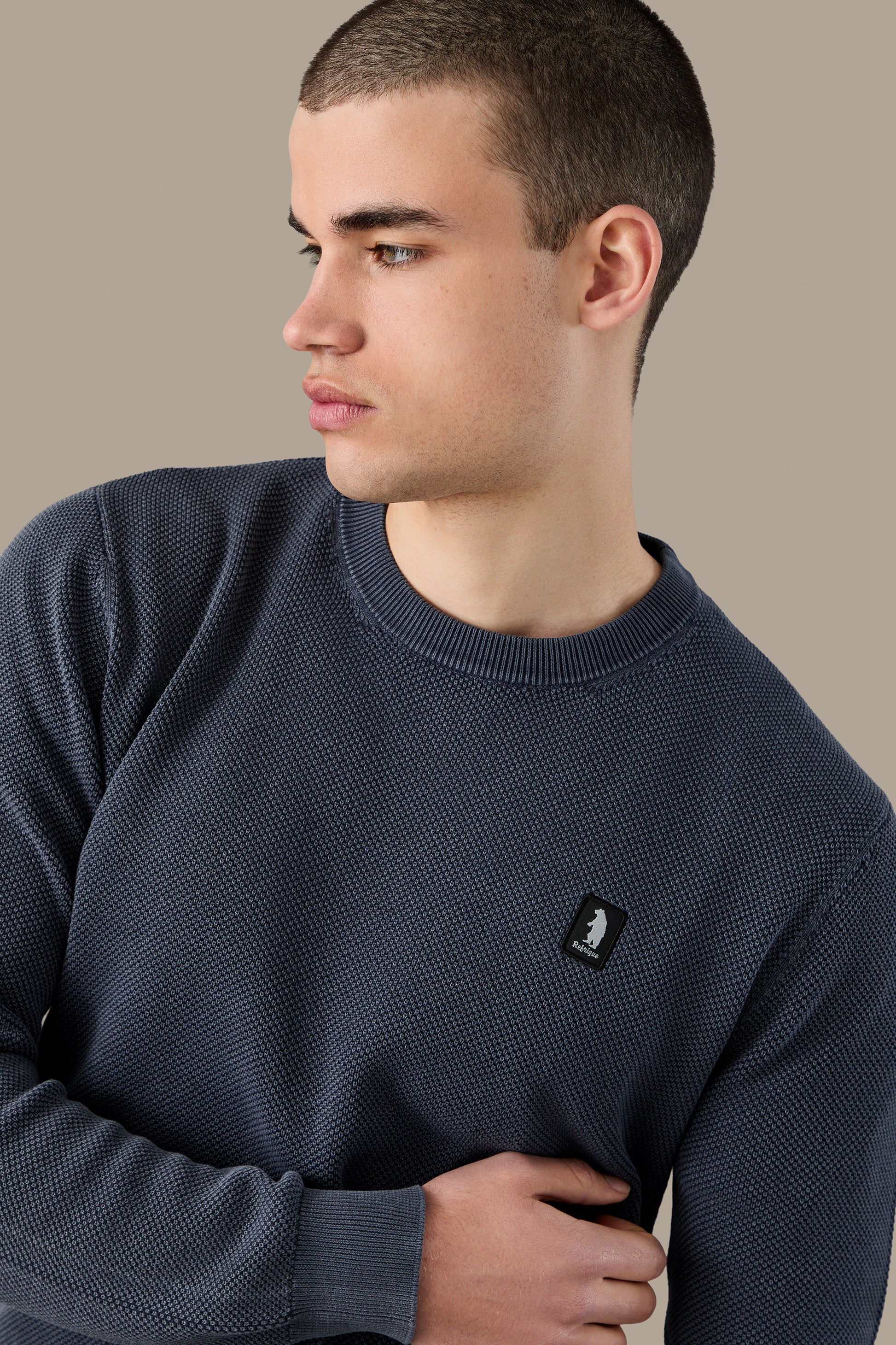 MAGLIA UOMO CREWNECK GRAIN OF RICE FOG | REFRIGUE
