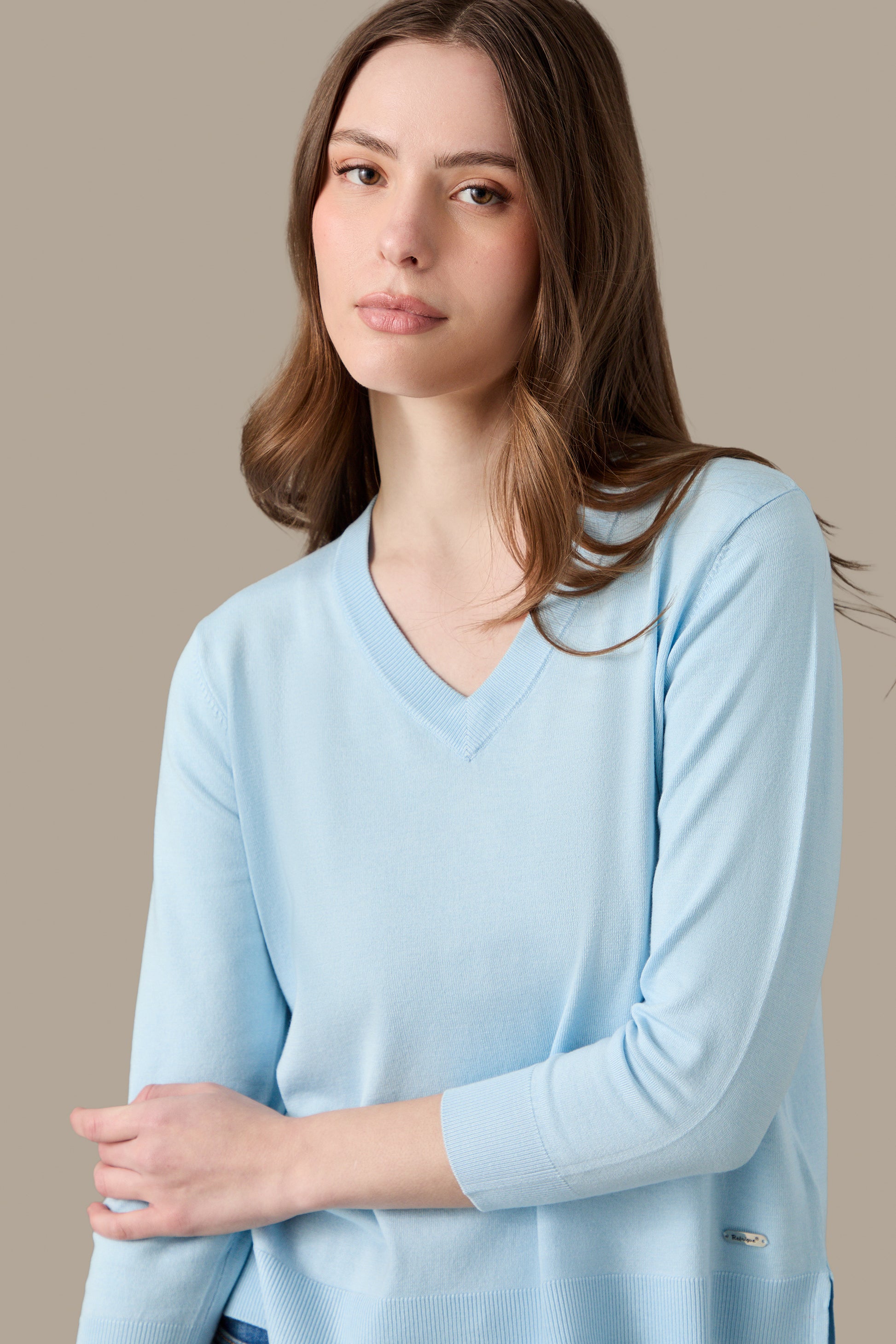 SWEATER V NECK LIGHT BLUE | REFRIGUE
