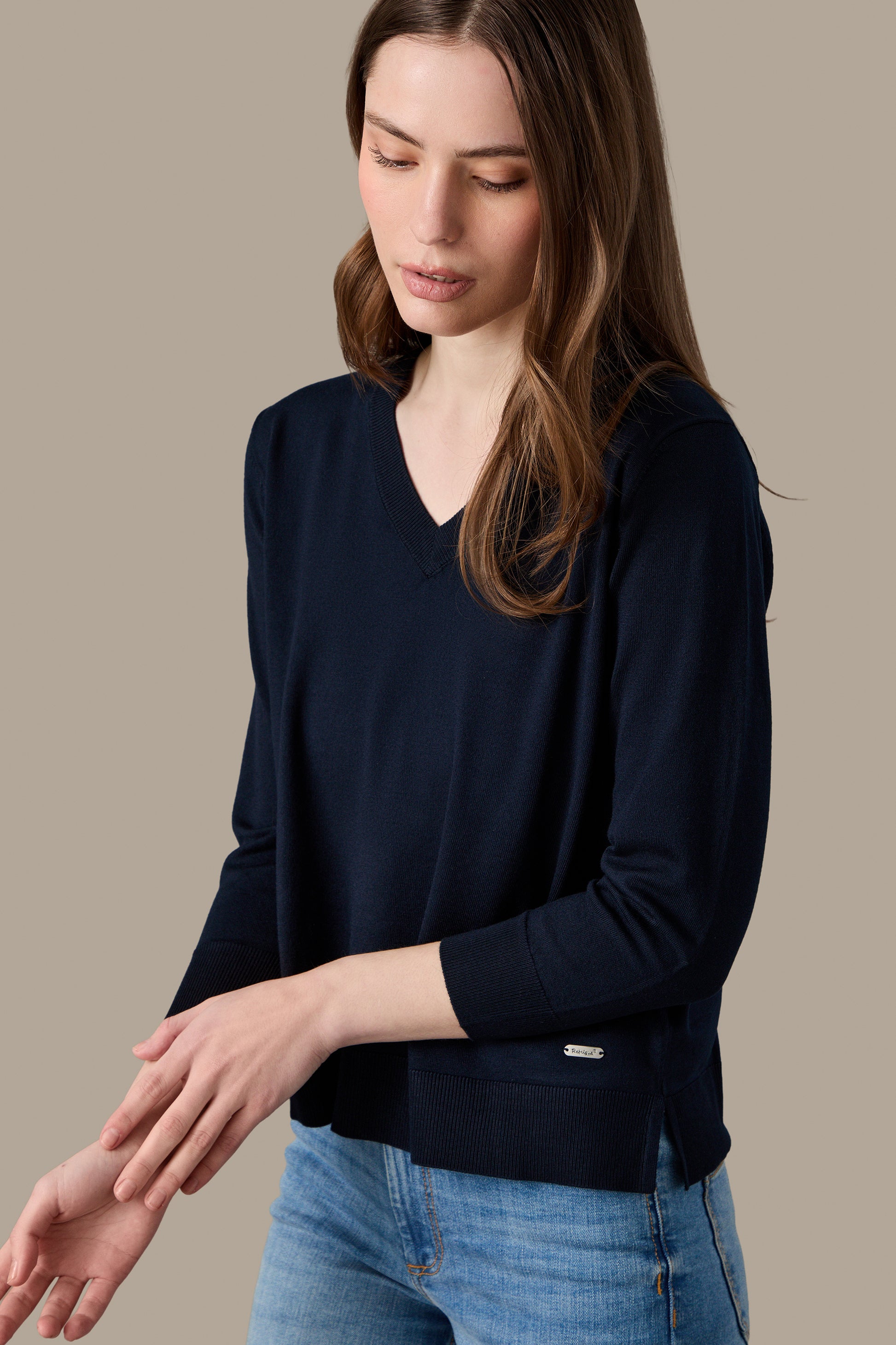 SWEATER V NECK LIGHT BLUE | REFRIGUE
