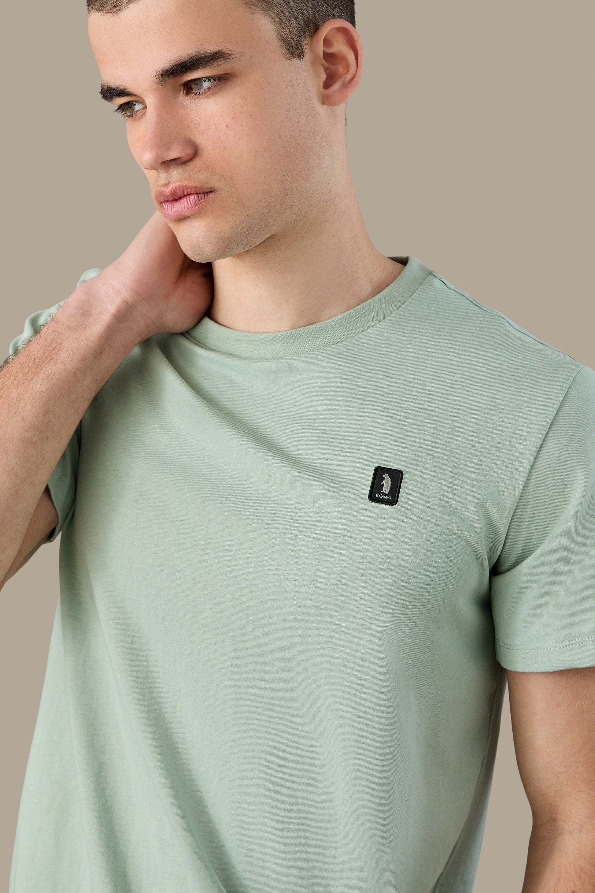 T-SHIRT UOMO T-SHIRT ICON PATCH BLACK | REFRIGUE
