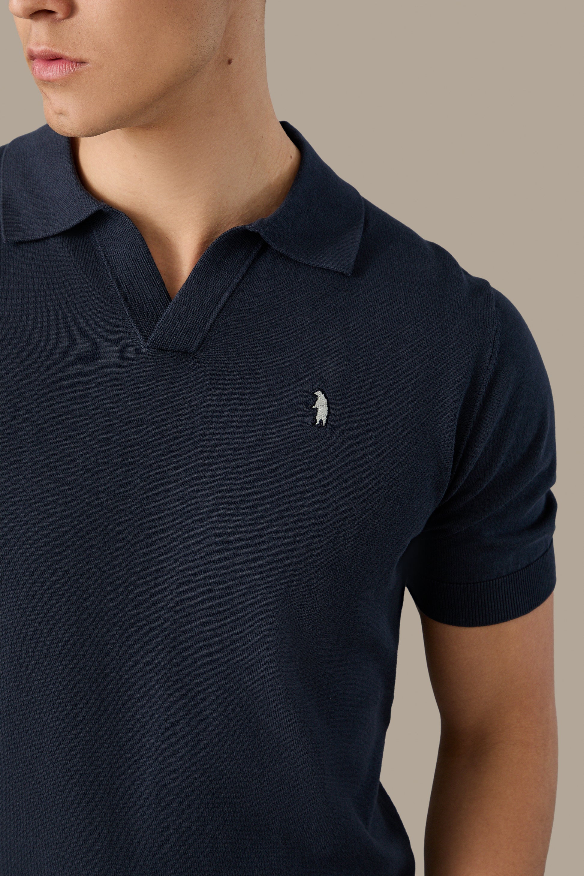 MAGLIA UOMO POLO KNIT V NECK WHITE | REFRIGUE
