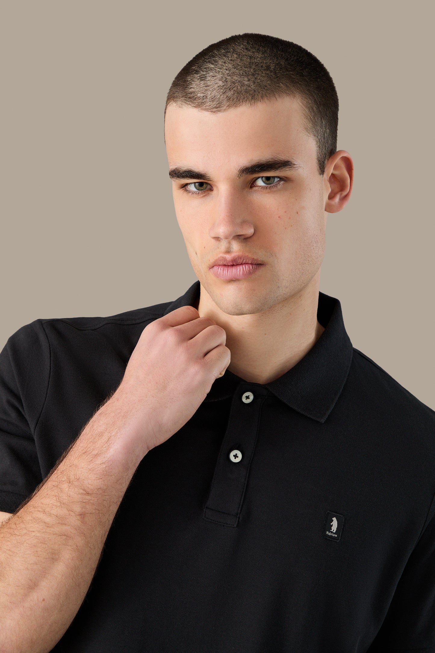 R5013M261_BLACK_03.jpg