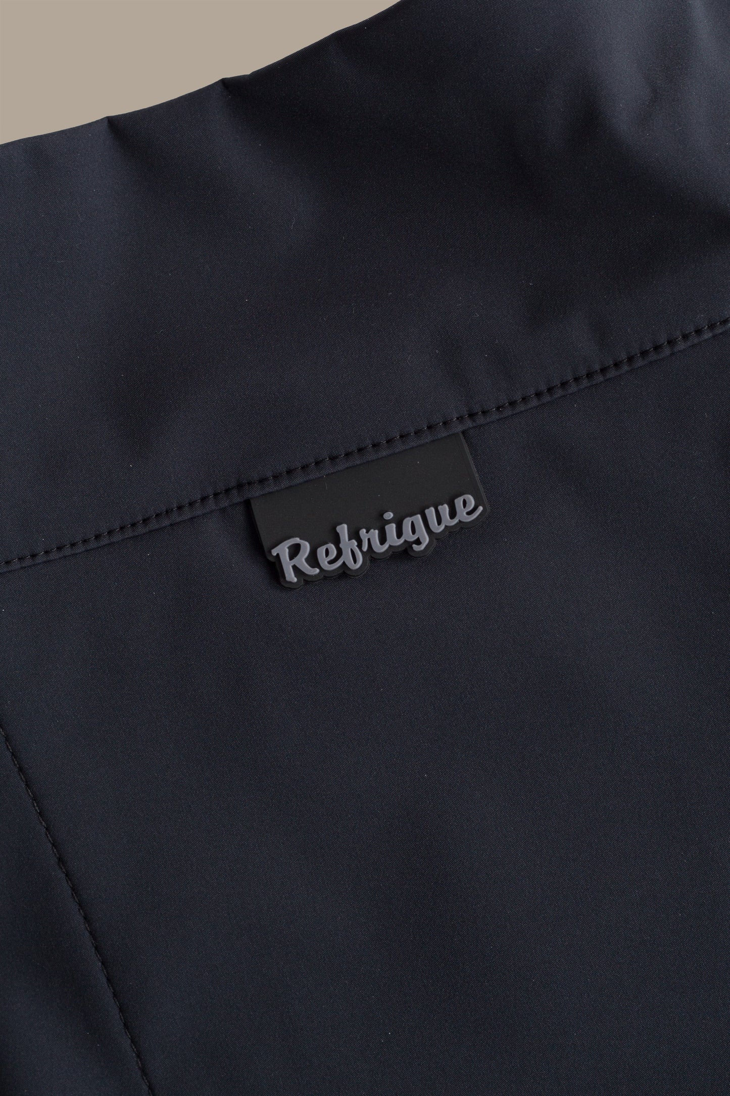 R57036M261_BLACK_18.jpg
