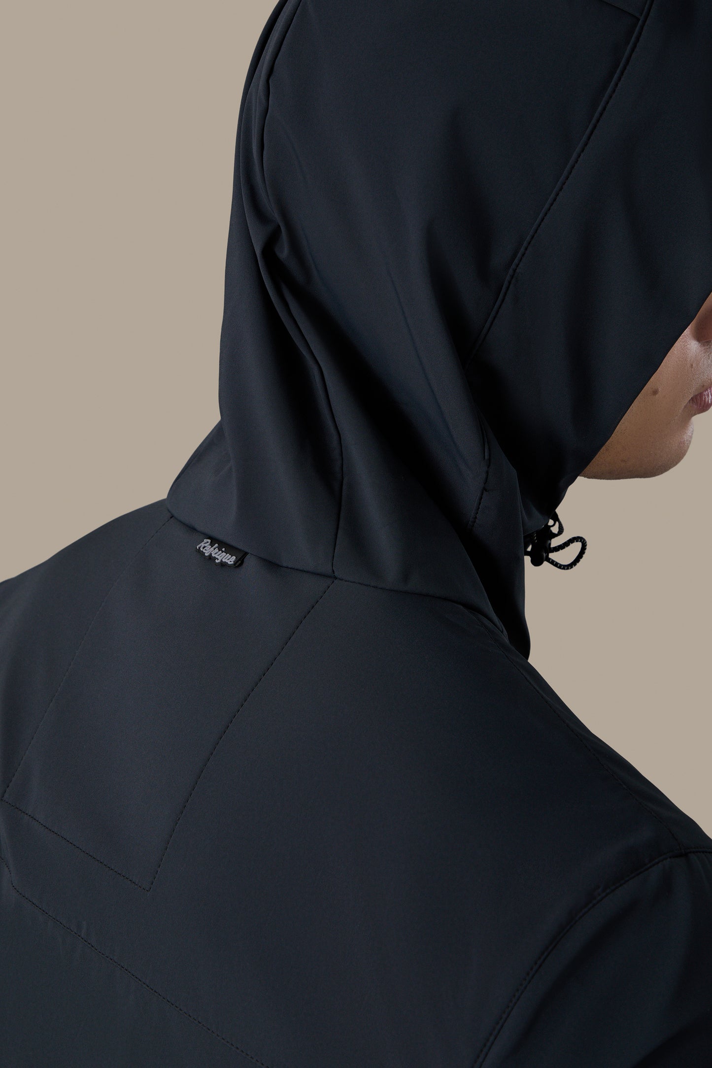 R57037M261_BLACK_06.jpg