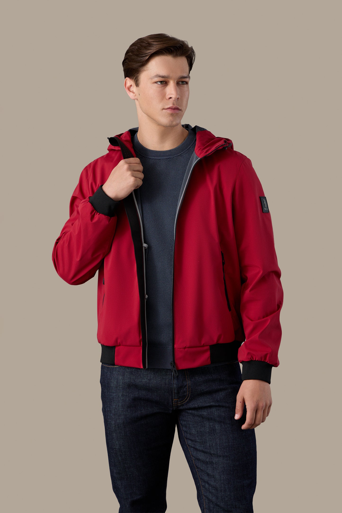 R57037M261_RED_01.jpg
