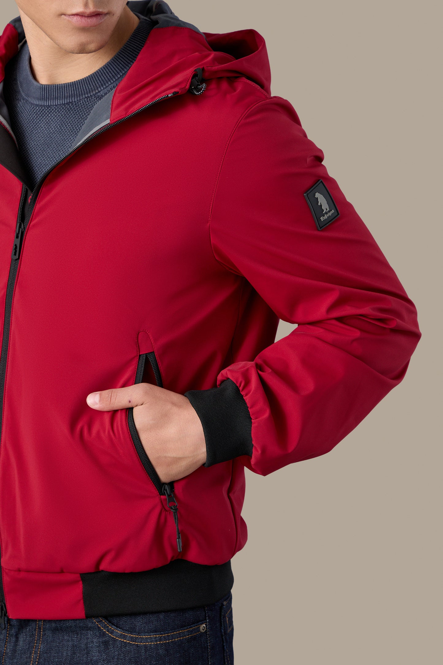 R57037M261_RED_03.jpg