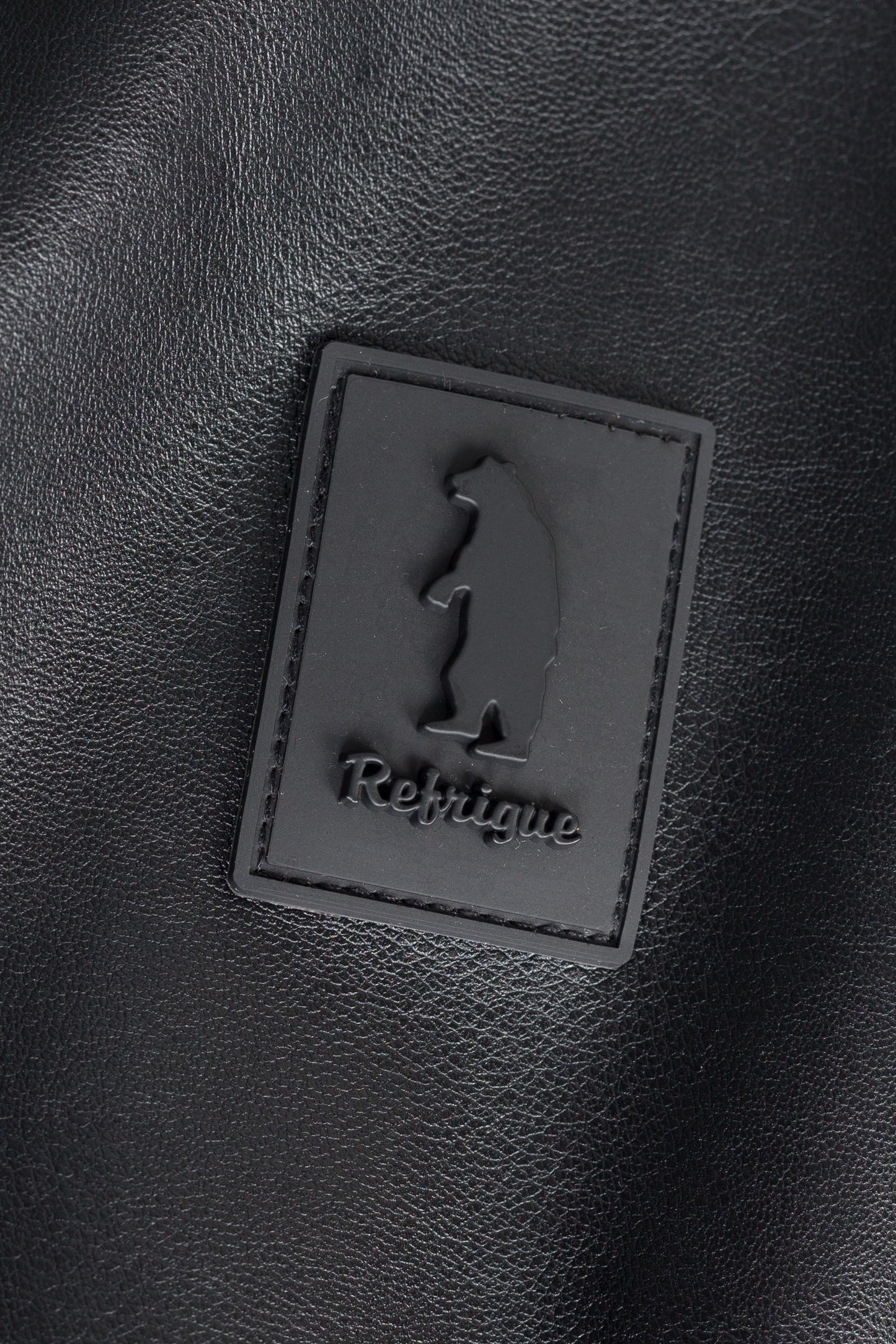 R57042M261_BLACK_15.jpg
