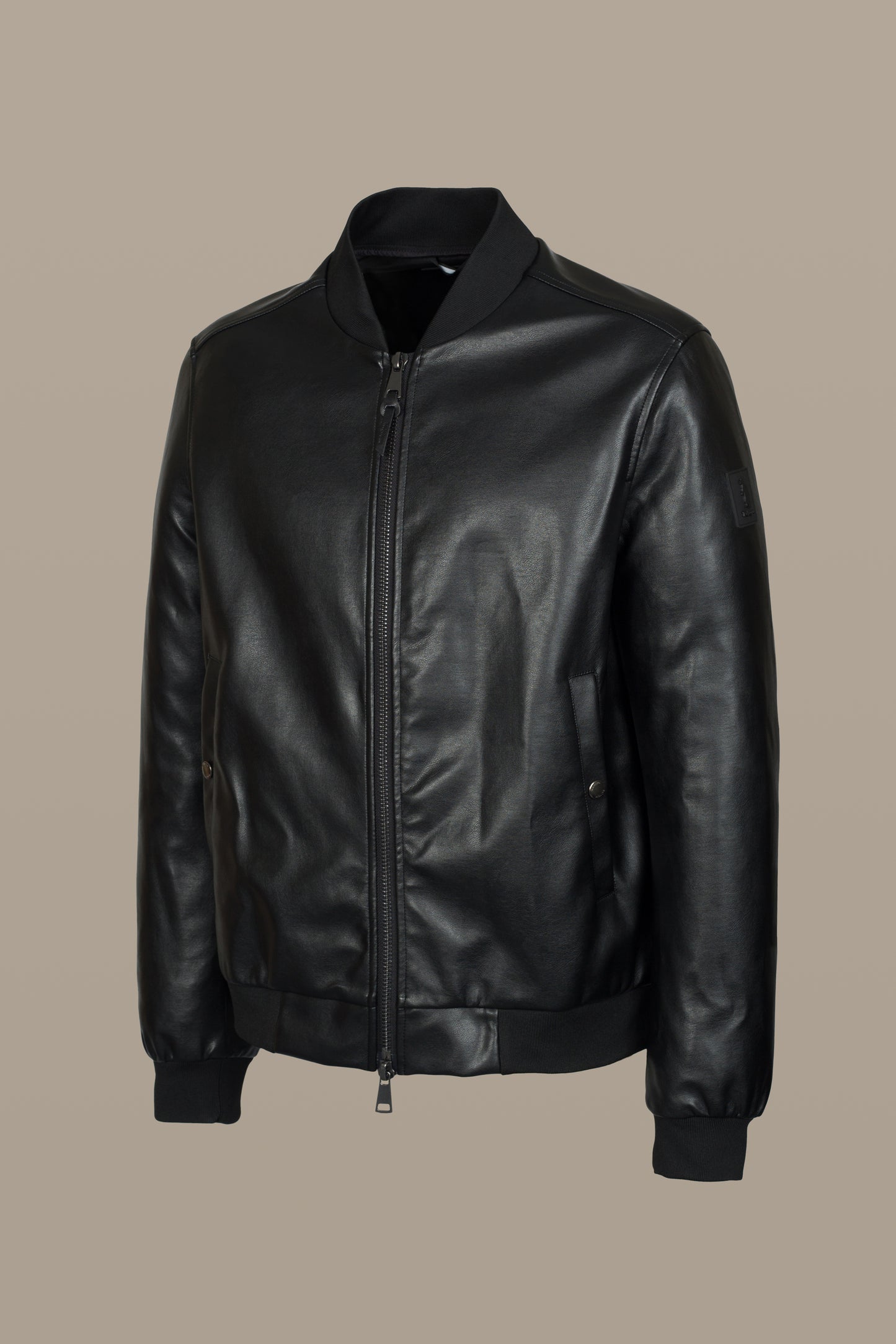 R57043M261_BLACK_12.jpg